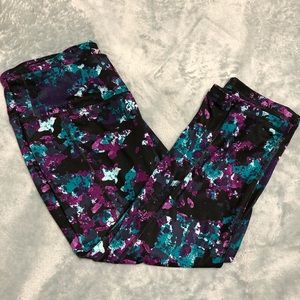 Old Navy Active workout capris - size large